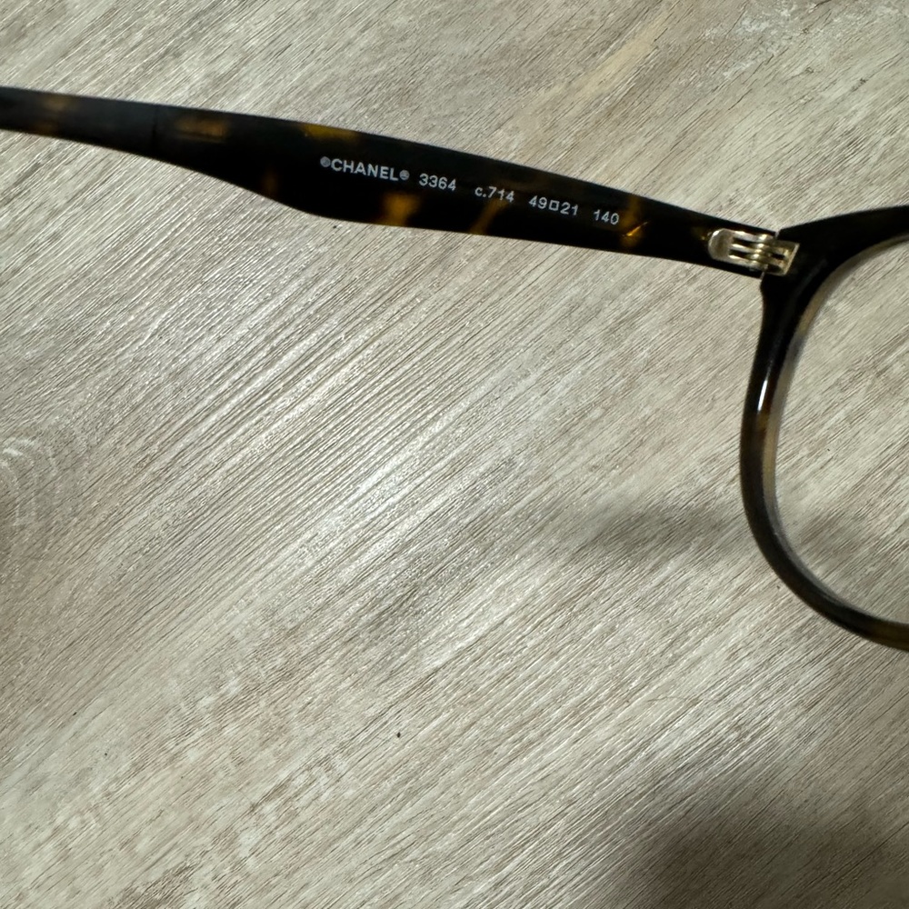 Chanel glasses - Picture 4 of 5